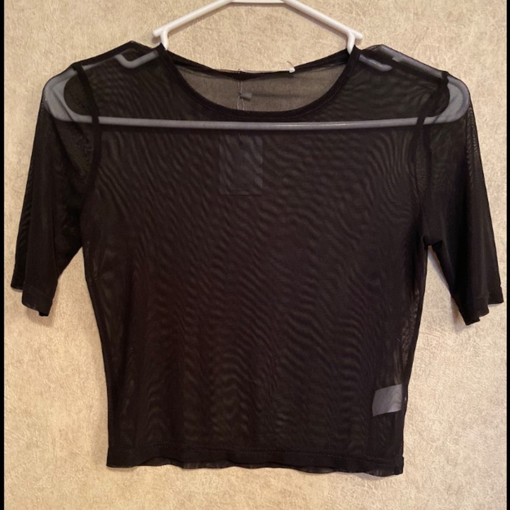 Mesh, cropped short sleeve shirt